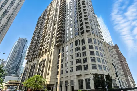 530 N Lake Shore Dr #2203, Chicago, IL 60611