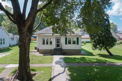 305 E Ash St, Fairbury, IL 61739