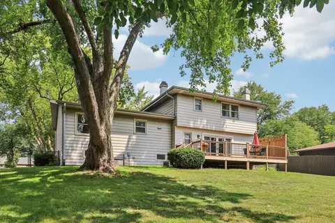 Exterior - 9 Greenridge Rd, Elgin, IL 60120 photo 3 of 5