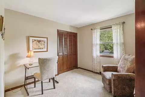 Bedroom - 9 Greenridge Rd, Elgin, IL 60120 photo 5 of 7