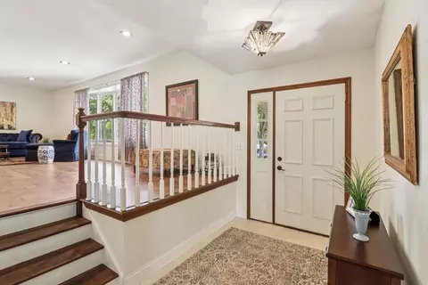 Entry Way - 9 Greenridge Rd, Elgin, IL 60120 photo 1 of 1