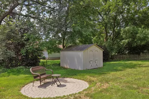 Exterior - 9 Greenridge Rd, Elgin, IL 60120 photo 5 of 5