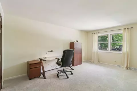 Bedroom - 9 Greenridge Rd, Elgin, IL 60120 photo 6 of 7