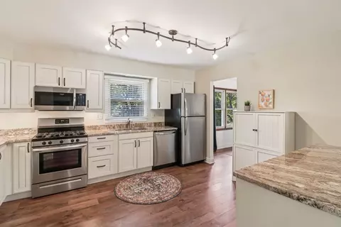 Kitchen - 9 Greenridge Rd, Elgin, IL 60120 photo 3 of 3