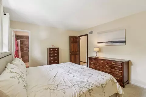 Bedroom - 9 Greenridge Rd, Elgin, IL 60120 photo 2 of 7