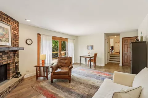 Living - 9 Greenridge Rd, Elgin, IL 60120 photo 4 of 4