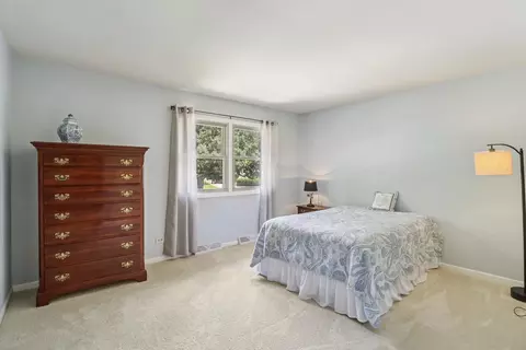 Bedroom - 9 Greenridge Rd, Elgin, IL 60120 photo 3 of 7