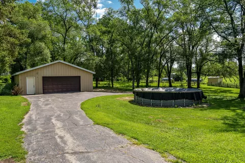 3804 S Mill Rd, Cherry Valley, IL 61016 photo 5