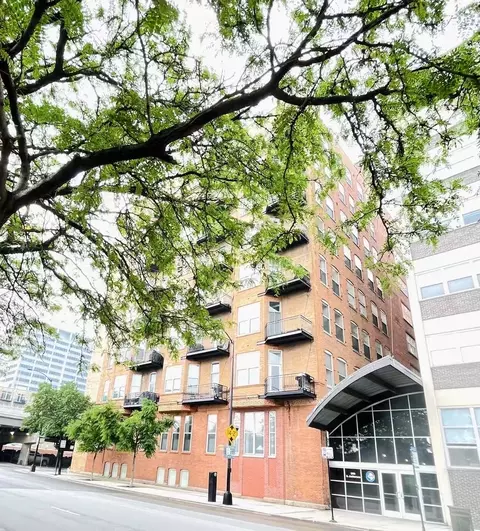 500 S Clinton St #243, Chicago, IL 60607