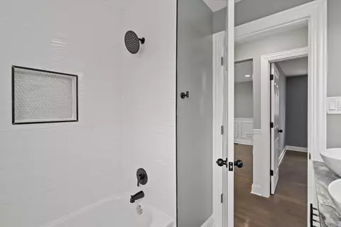 Bath - 15035 Evers St, Dolton, IL 60419 photo 2 of 5