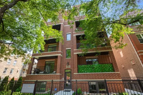 4441 N Ashland Ave #201, Chicago, IL 60640