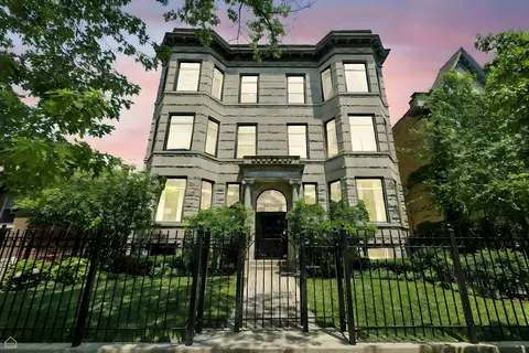 1420 W Belle Plaine Ave #3W, Chicago, IL 60613