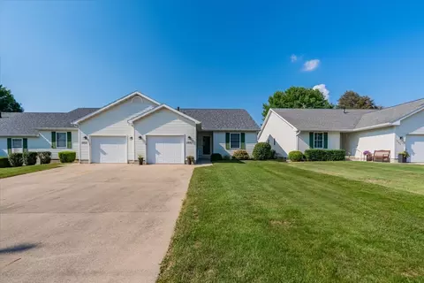 1051 Kleemann Dr, Clinton, IL 61727