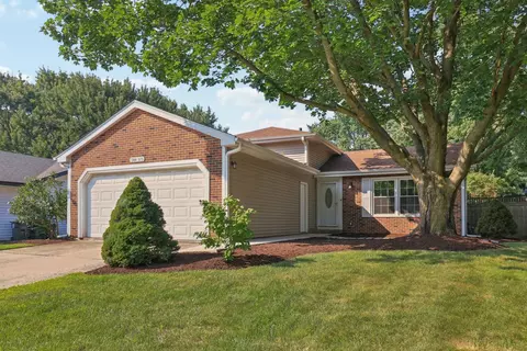 30 W115 Greenbrook Ct, Warrenville, IL 60555