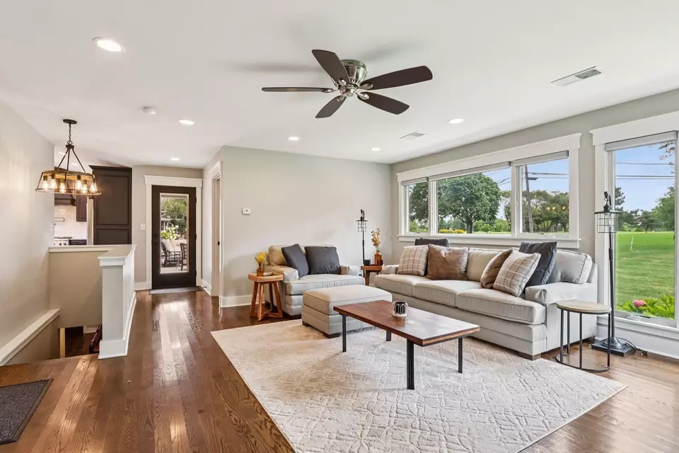 Living - 10512 Cindy Jo Ave, Huntley, IL 60142 photo 3 of 4