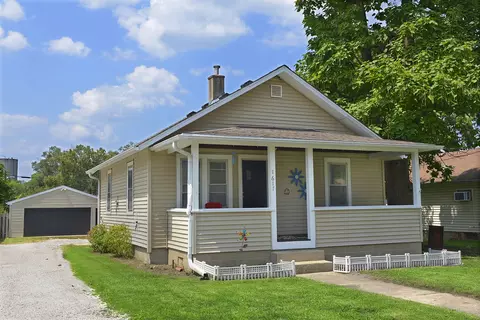 1617 Pine St, Ottawa, IL 61350