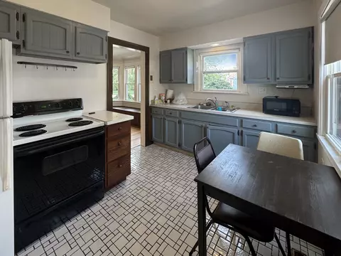 Kitchen - 3340 Ann St, Lansing, IL 60438 photo 1 of 2
