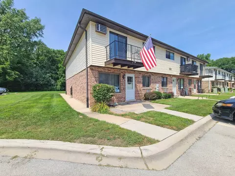 131 Willows Edge Ct #A, Willow Springs, IL 60480