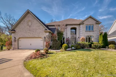 3806 Dillon Ct, Downers Grove, IL 60515
