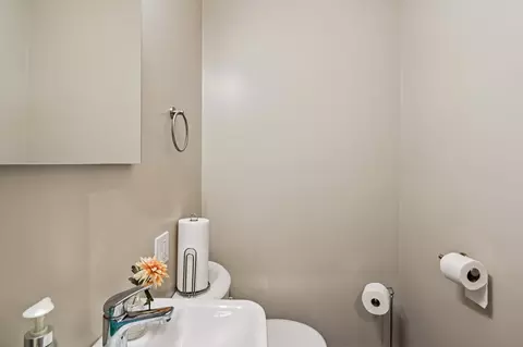 Bath - 1882 Mannheim Rd, Des Plaines, IL 60018 photo 1 of 3