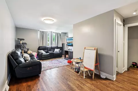 Living - 1882 Mannheim Rd, Des Plaines, IL 60018 photo 2 of 4