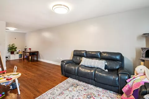 Living - 1882 Mannheim Rd, Des Plaines, IL 60018 photo 1 of 4