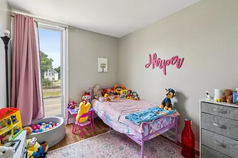 Bedroom - 1882 Mannheim Rd, Des Plaines, IL 60018 photo 3 of 7