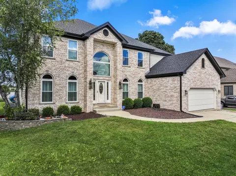 1063 Parkview Cir, Carol Stream, IL 60188
