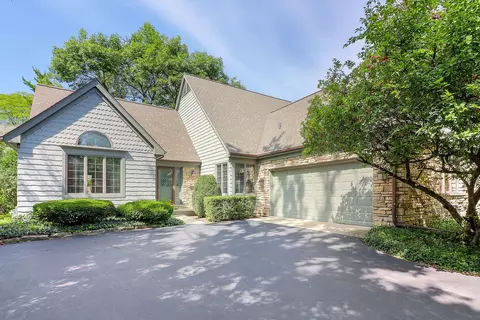 1048 Woodbine Ln #1048, Darien, IL 60561