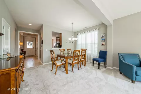 2845 Edgewater Dr, Elgin, IL 60124 photo 14