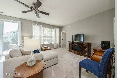 2845 Edgewater Dr, Elgin, IL 60124 photo 19