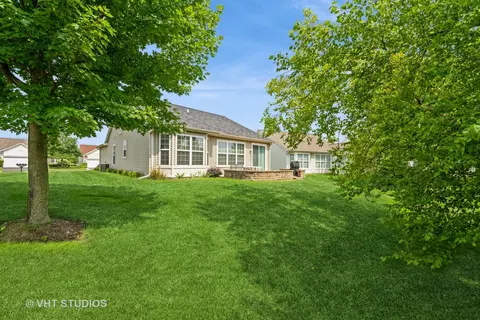 2845 Edgewater Dr, Elgin, IL 60124 photo 31