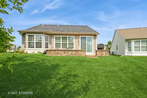 2845 Edgewater Dr, Elgin, IL 60124 photo 30