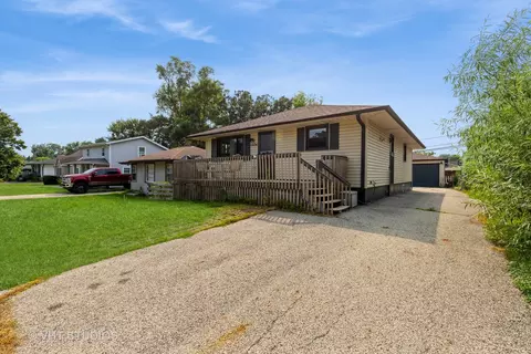 1504 Ridgeway St, Round Lake Beach, IL 60073