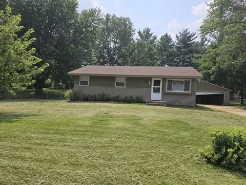 6735 Country Ln, Rockford, IL 61109