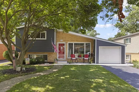 332 N Stewart Ave, Lombard, IL 60148