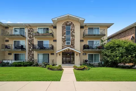 8830 Mobile Ave #101, Oak Lawn, IL 60453