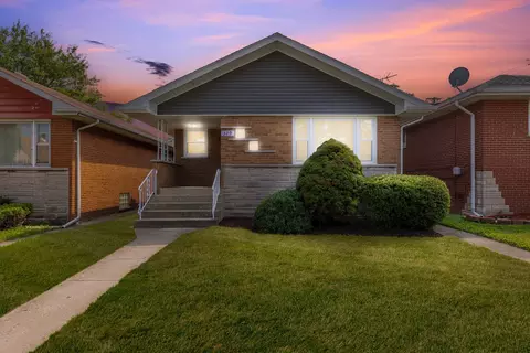 329 153rd Pl, Calumet City, IL 60409