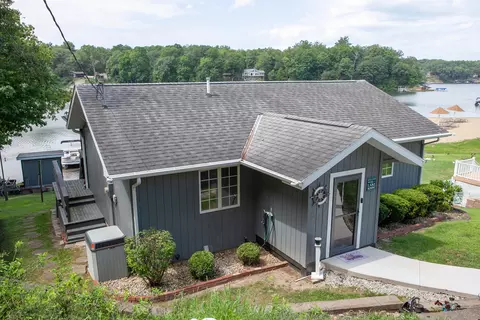 2 Clubhouse Dr, Varna, IL 61375