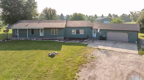 4416 E 29th Rd, Sheridan, IL 60551
