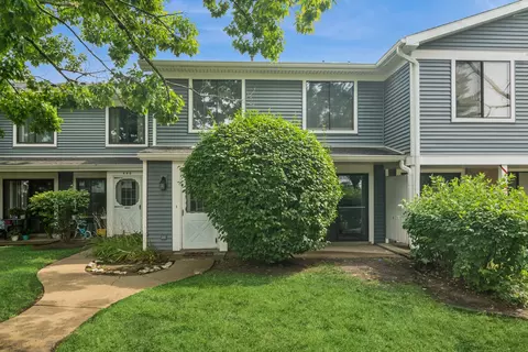 452 Harrison Ct, Vernon Hills, IL 60061