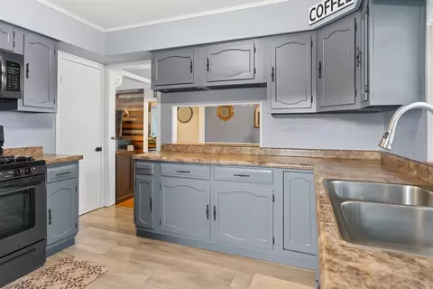 Kitchen - 1610 Pleasant Ave, Mchenry, IL 60050 photo 2 of 2