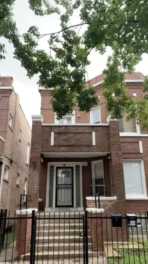 4733 W Gladys Ave, Chicago, IL 60644