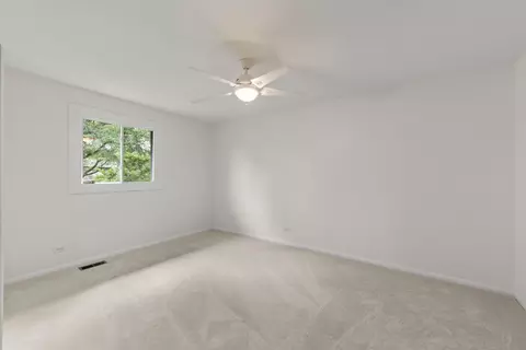 1037 Briarcliffe Blvd, Wheaton, IL 60189 photo 16