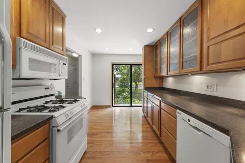 1037 Briarcliffe Blvd, Wheaton, IL 60189 photo 14