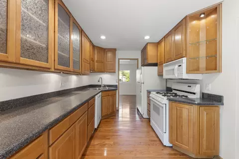 1037 Briarcliffe Blvd, Wheaton, IL 60189 photo 12