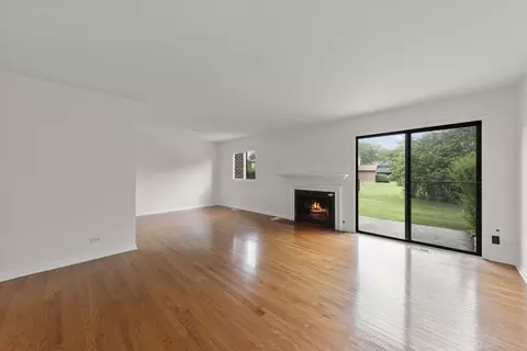 1037 Briarcliffe Blvd, Wheaton, IL 60189 photo 7