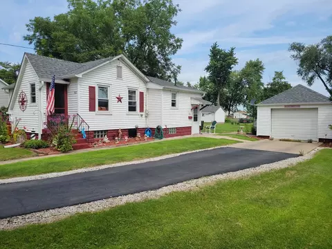 902 Walnut St, Minonk, IL 61760 photo 9