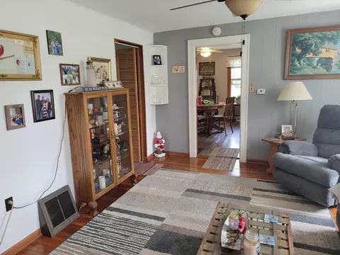 902 Walnut St, Minonk, IL 61760 photo 2