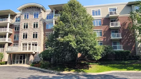 425 Benjamin Dr #409, Vernon Hills, IL 60061